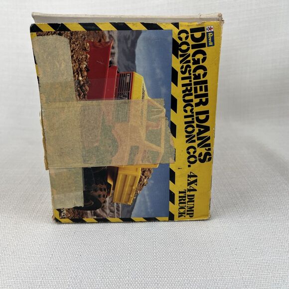 1984 Revell Digger Dan's Construction 4x4 Dump Truck Dozer Blade-  Works!‎ Rare! - Picture 15 of 16